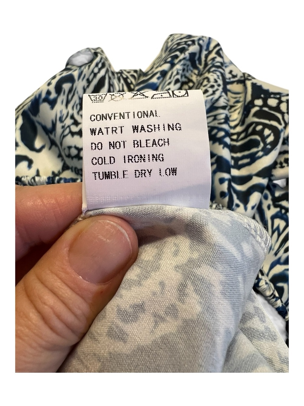 NWOT blue and white geometric print straight leg, smocked waist pants | size M - Picture 8 of 8